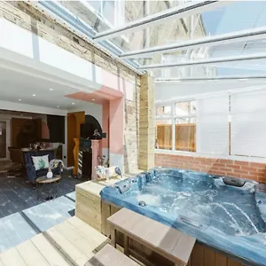Jacuzzi-Cinema-Tower Bridge Holiday home